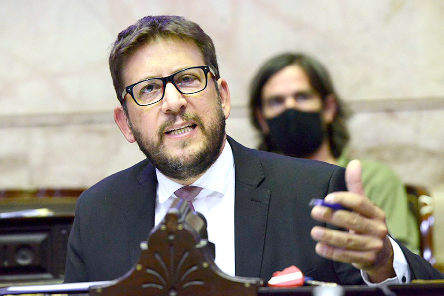 HERNÁN PÉREZ ARAUJO: "A MÍ LO DE LA CORTE NO ME SORPRENDE "
