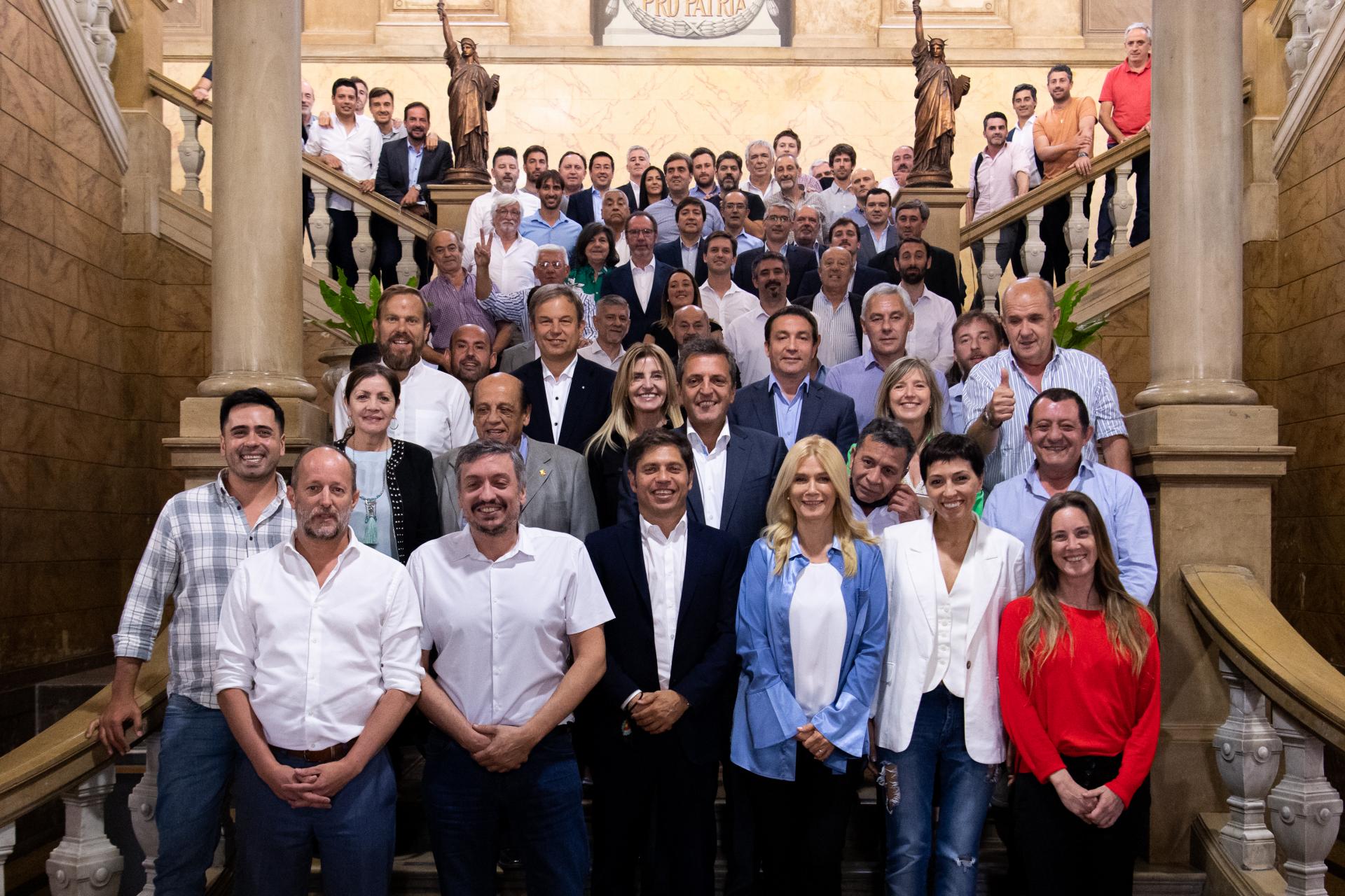 KICILLOF SE REUNIÓ CON LOS INTENDENTES DEL FRENTE DE TODOS
