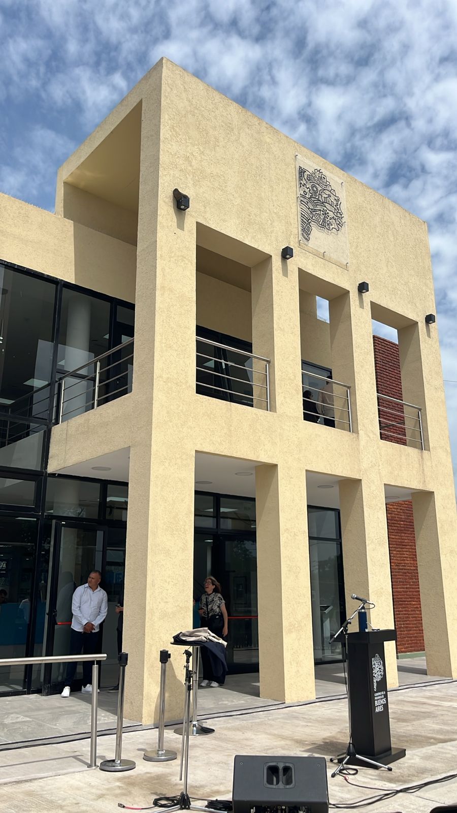 LUCIA GARAY: "ESTE LUGAR SIMPLIFICA Y RESUELVE LOS TRÁMITES A LAS PERSONAS"