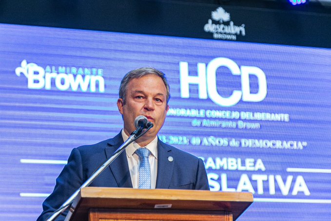 MARIANO CASCALLARES: “LAS DECISIONES DE MILEI CAMBIARON LA TRADICIÓN ELECTORAL DE LA PROVINCIA"