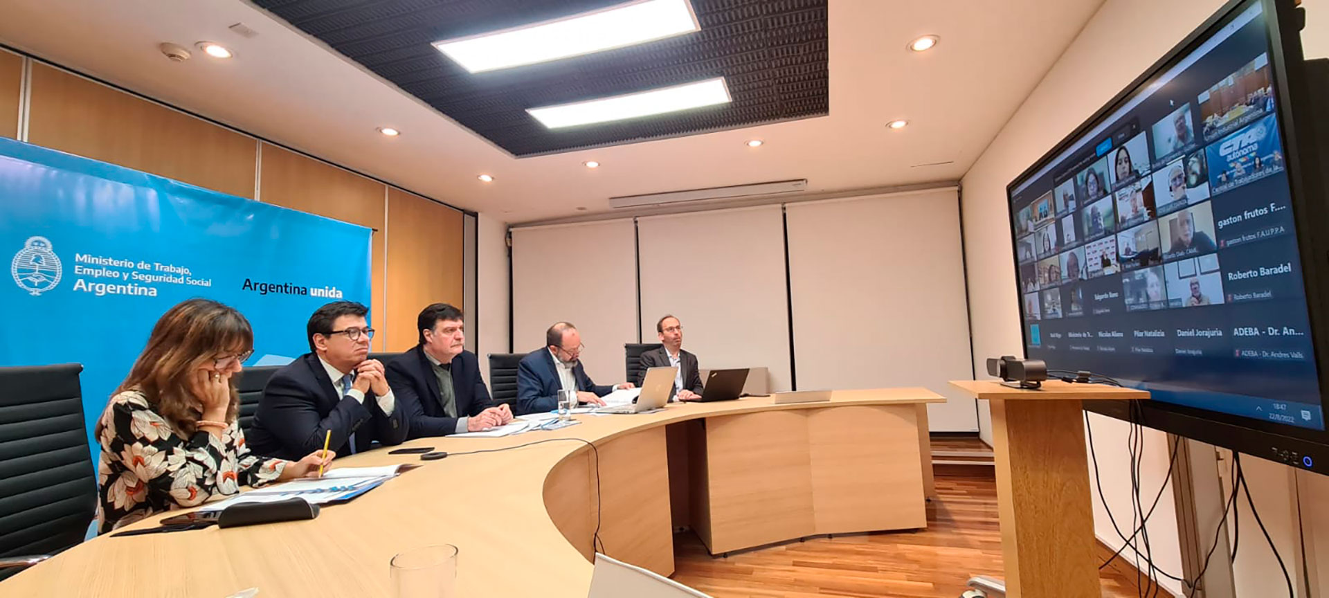 EL SALARIO MÍNIMO SERÁ DE $51.200 A PARTIR DE SEPTIEMBRE