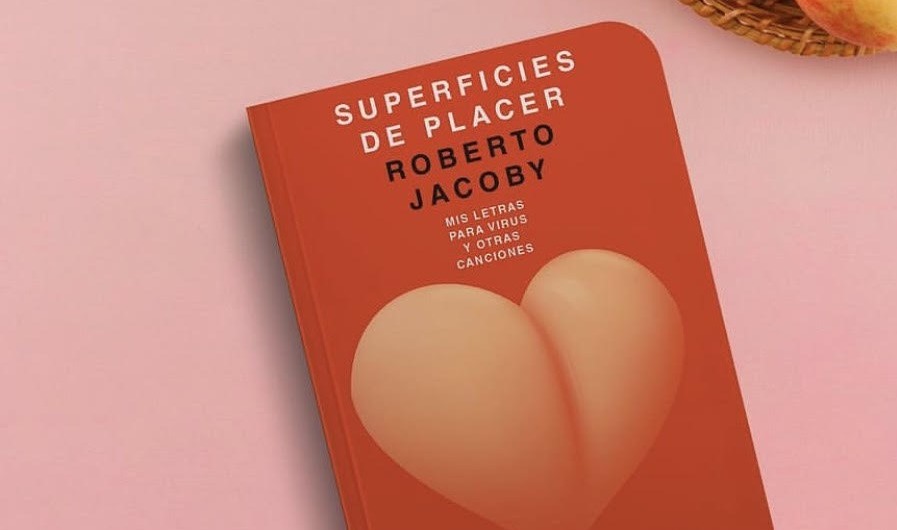 “SUPERFICIES DE PLACER”, UN VIAJE AL INTERIOR DE LA LÍRICA JACOBIANA
