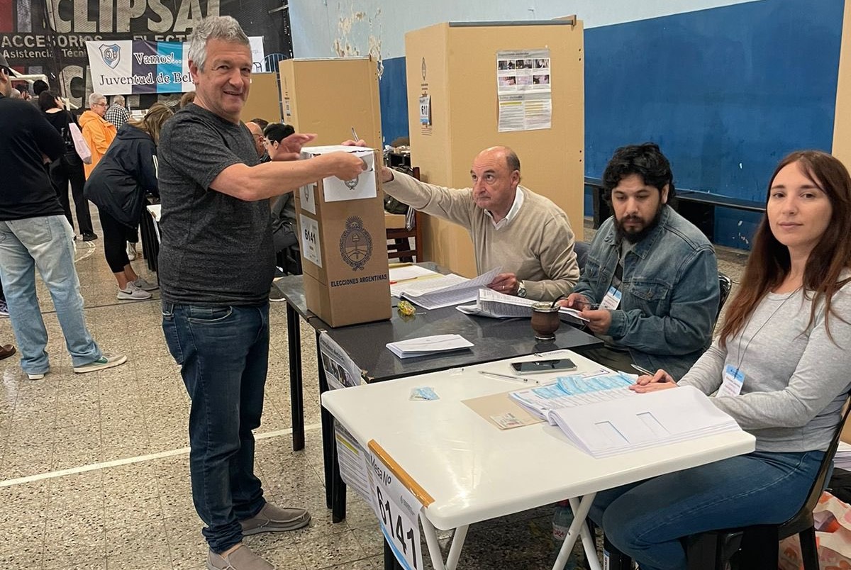 GUSTAVO LOPEZ: “EL FUTURO TIENE QUE SER CON TODOS LOS PARTIDOS DEMOCRÁTICOS”