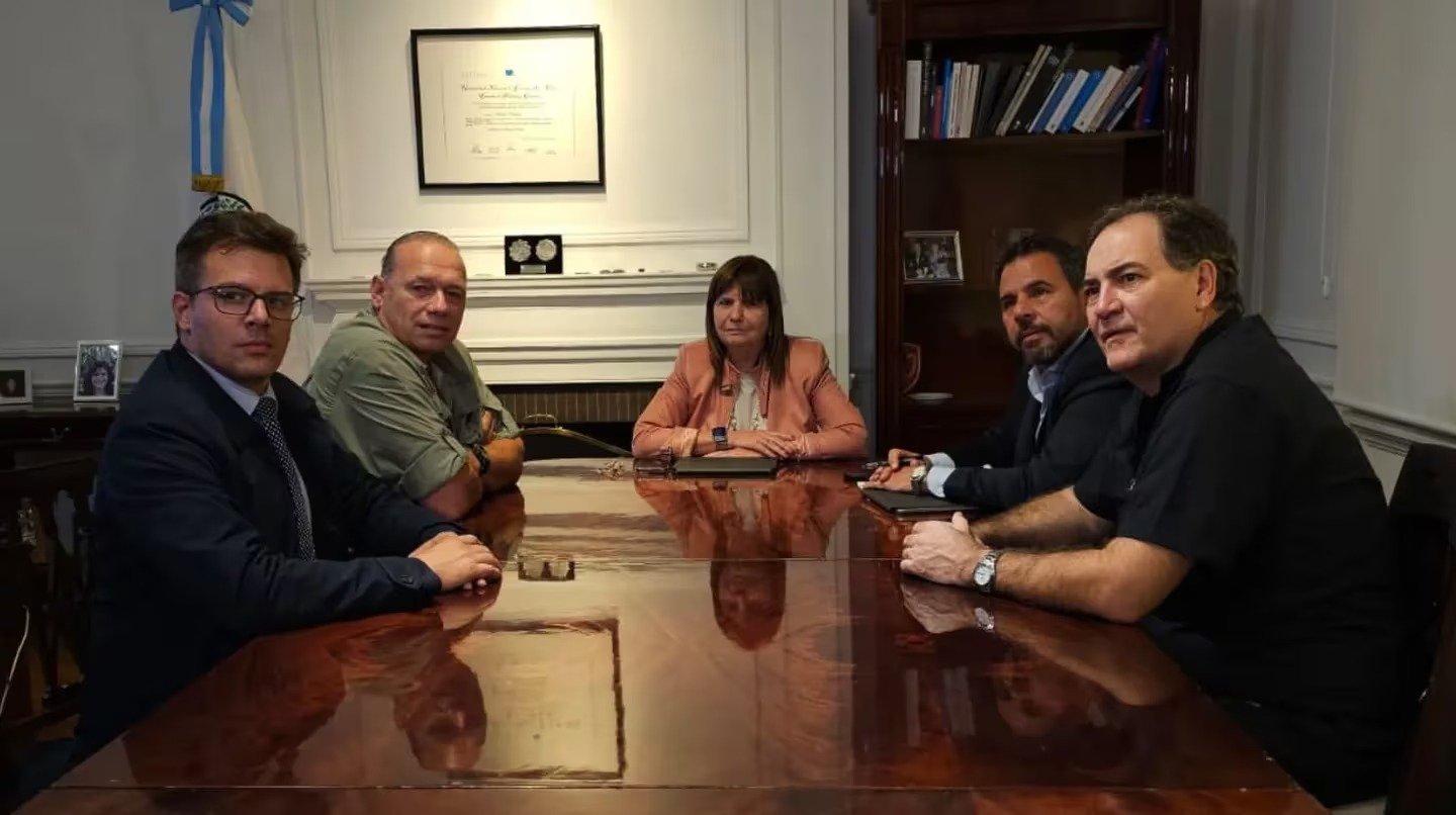 LA PROVINCIA ENVIARÁ EQUIPAMIENTO PARA COLABORAR CON LAS FUERZAS DE SEGURIDAD EN ROSARIO