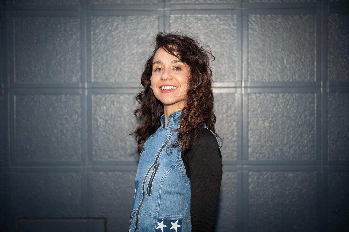 DANIELA HERRERO: “EN ESTOS TIEMPOS DIFÍCILES SACAR MÚSICA INDEPENDIENTE ES UN PRIVILEGIO”