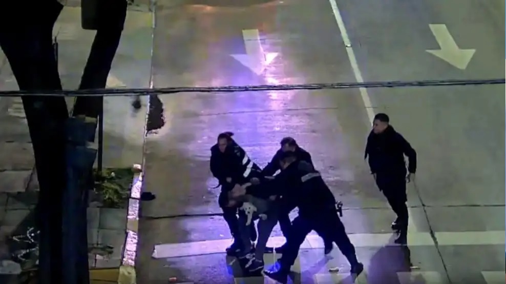 “ESTABA ATRAVESANDO UN ATAQUE DE PÁNICO Y SE ENCONTRÓ CON LAS PERSONAS EQUIVOCADAS”