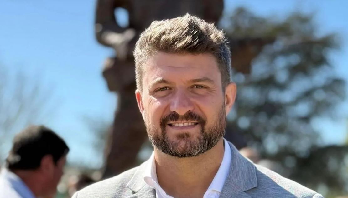 "EL ENDEUDAMIENTO ES PARA SOSTENER LA SALUD, EDUDACIÓN Y SEGURIDAD Y LAS OBRAS PÚBLICAS"