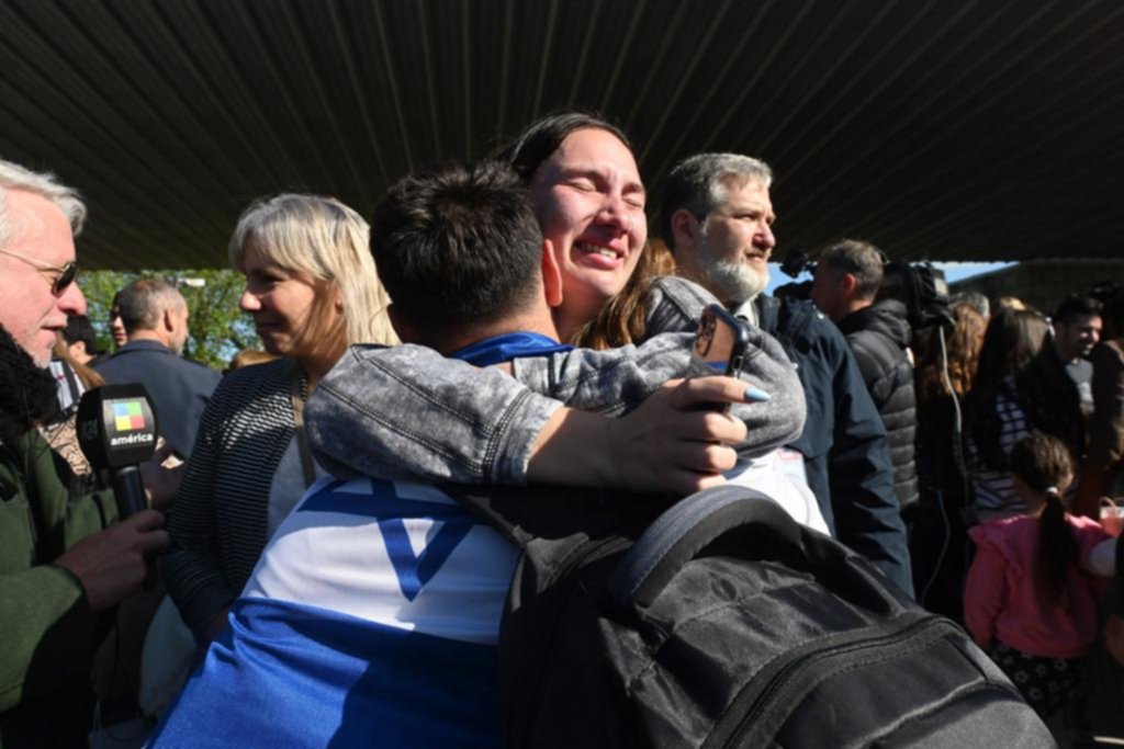MATEO REGRESÓ AL PAÍS Y PIDIÓ QUE “EL CONFLICTO SE RESUELVA EN FORMA PACÍFICA”
