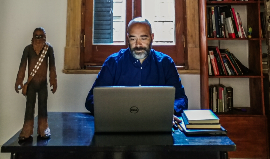 JUAN IGNACIO FERNÁNDEZ HABLÓ DE SU TRABAJO COMO ADAPTADOR DE “PRECOZ”, OBRA DE ARIANA HARWICZ