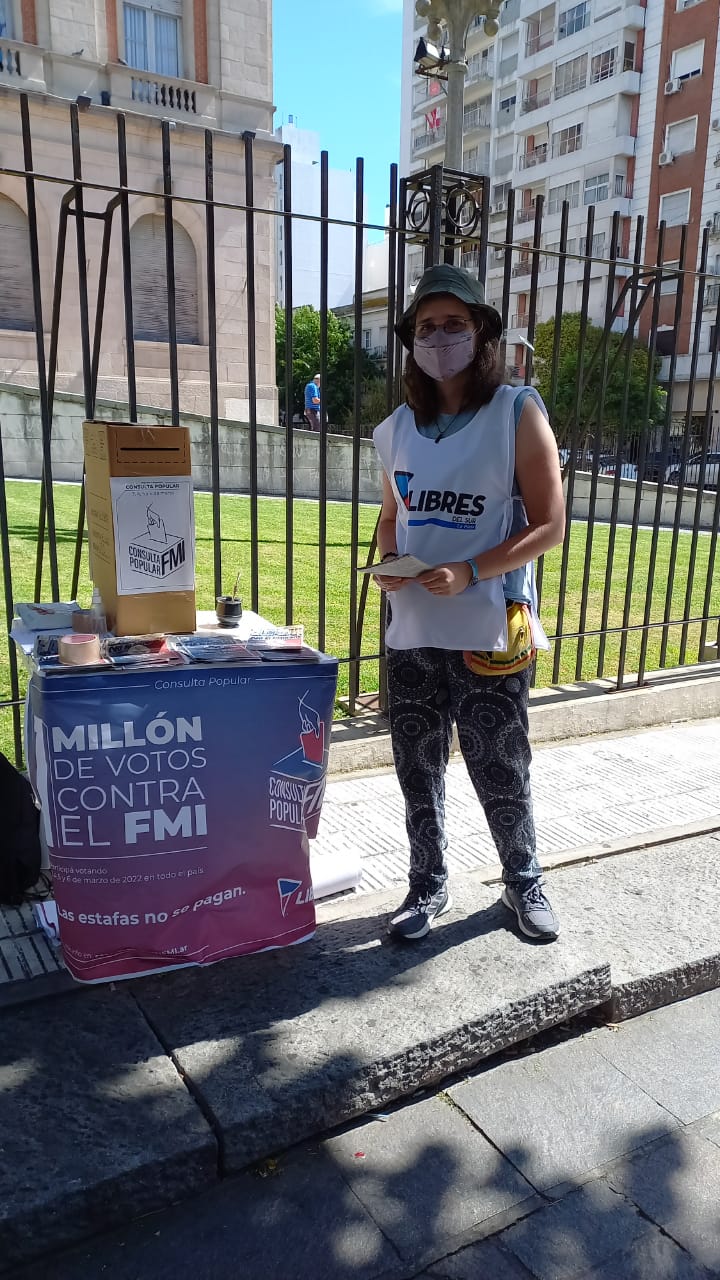 SE INICIÓ LA CONSULTA POPULAR: UN MILLÓN DE VOTOS CONTRA EL FMI