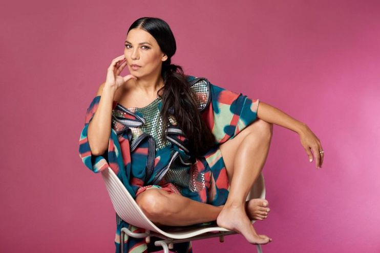CHARO BOGARÍN PRESENTA “UN CANTO DE RAÍZ” EN LA PLATA