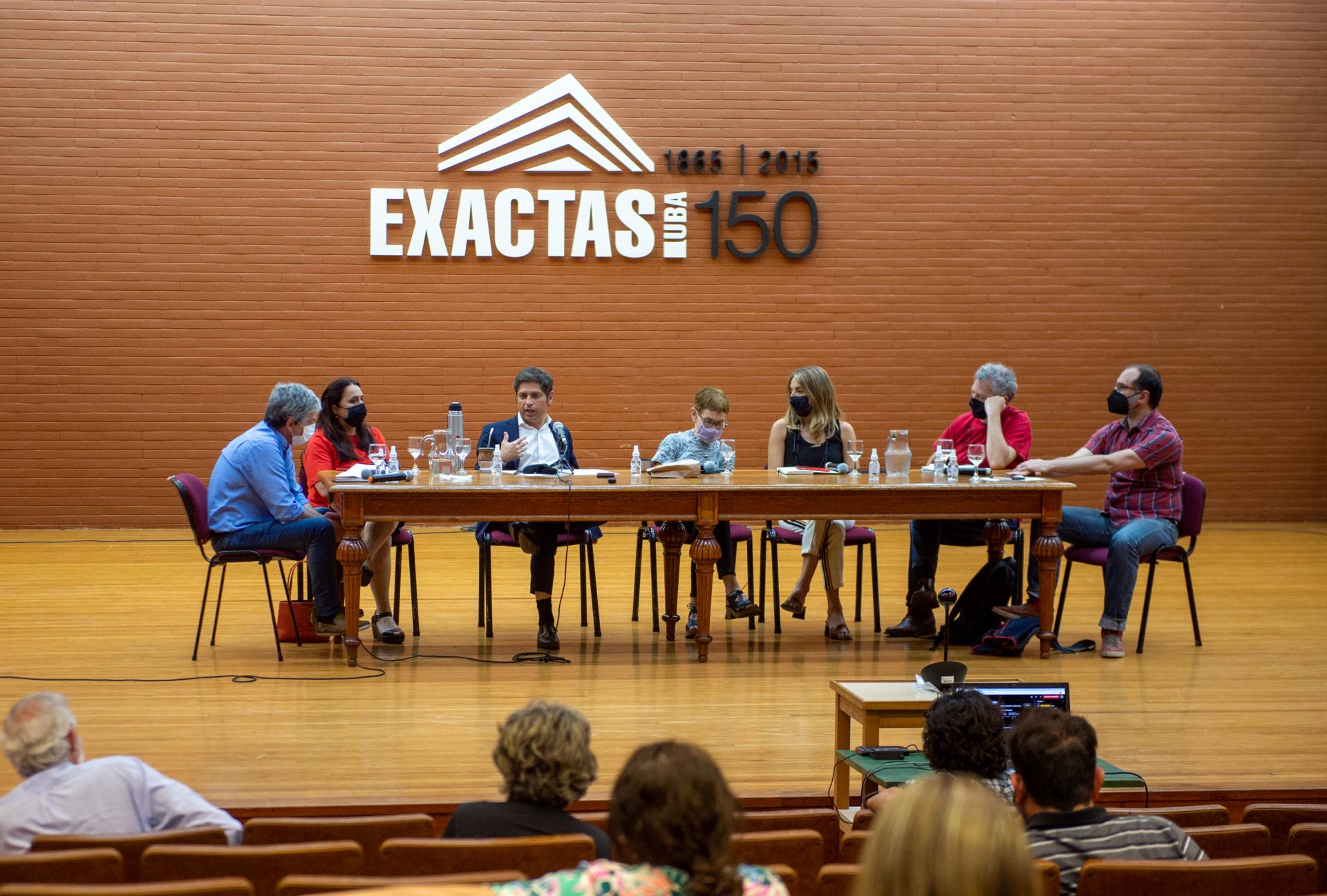 AXEL KICILLOF CERRÓ UN SEMINARIO SOBRE EL COVID-19  JUNTO A CIENTÍFICOS