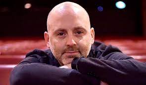 JOSÉ MARÍA MUSCARI: “SOY UN CASO ATÍPICO EN EL MUNDO DEL TEATRO”