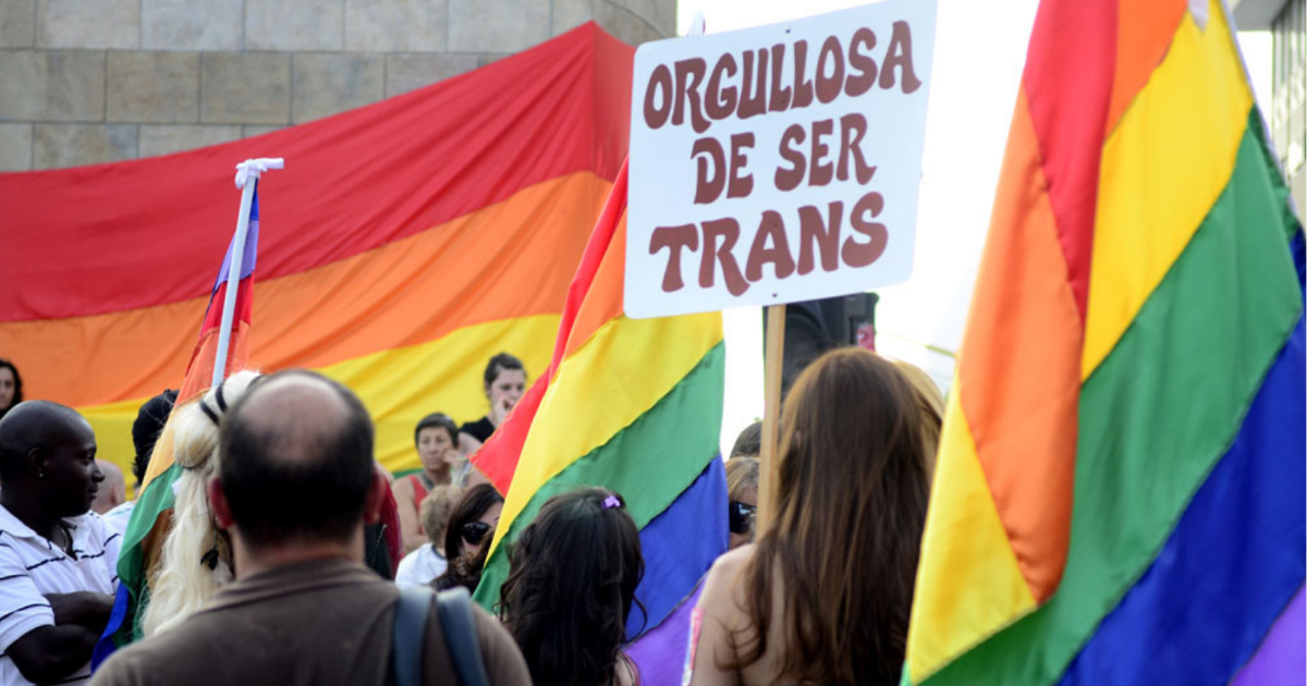 ADRIÁN HELIEN: “QUEREMOS VISIBILIZAR Y VALIDAR LAS NARRATIVAS DE LAS PERSONAS TRANS”