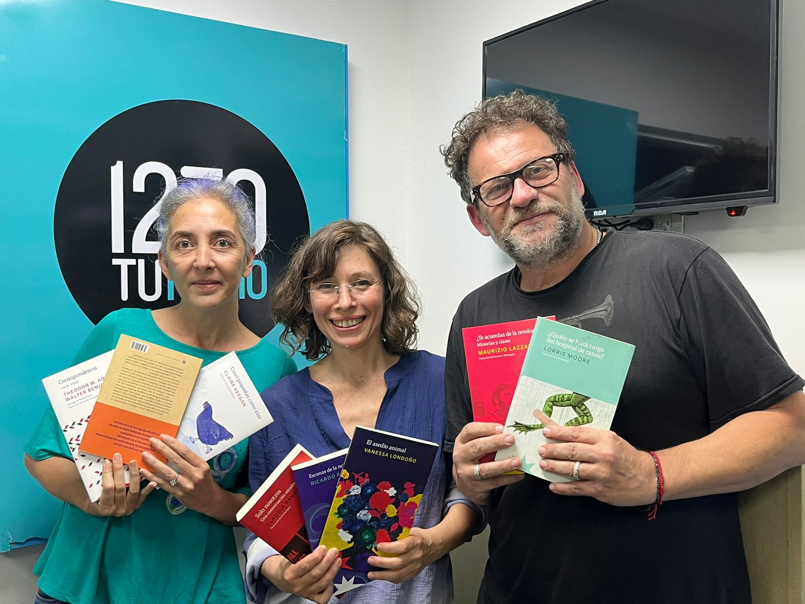 LEONORA DJAMENT: “ES UN MOMENTO DIFÍCIL PARA LA INDUSTRIA DEL LIBRO”