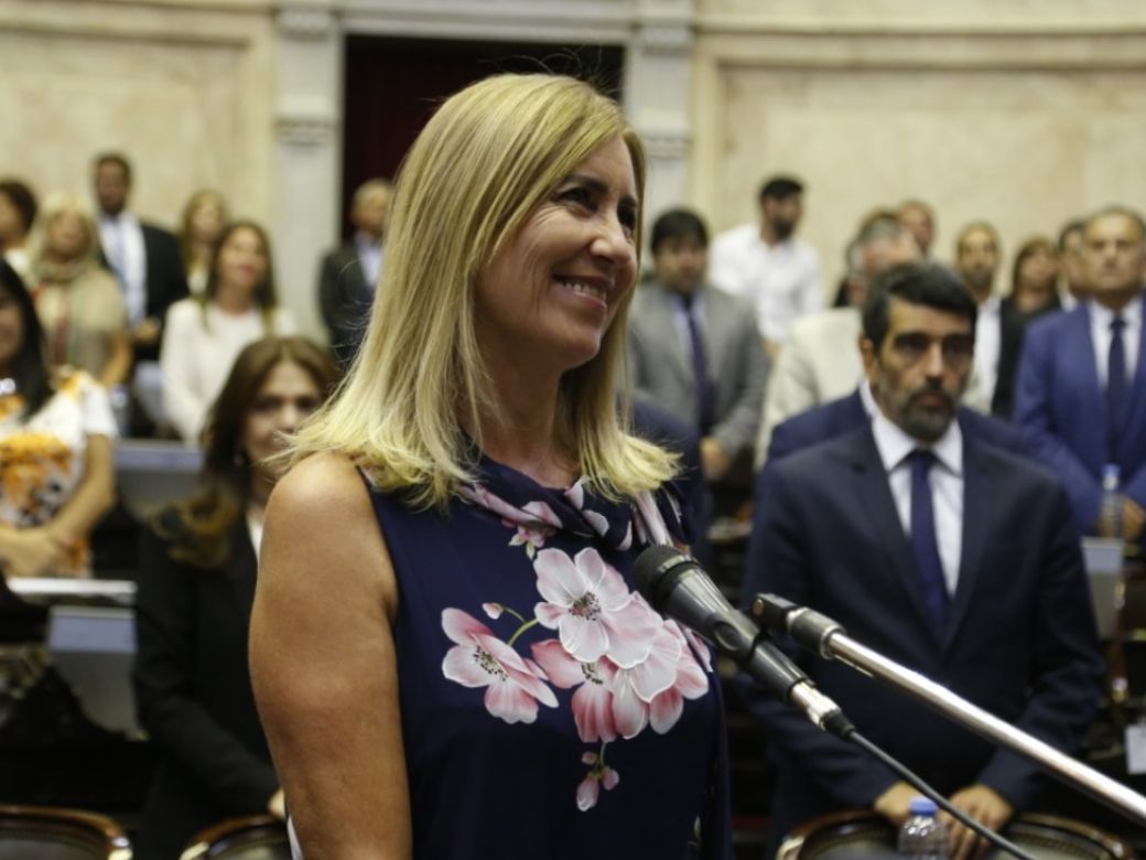 “NOS HA COSTADO MUCHÍSIMO ACORDAR LEYES CON LA OPOSICIÓN“