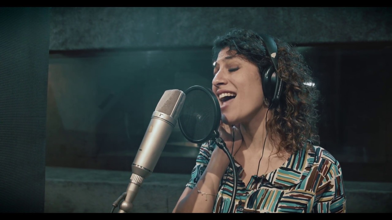 MAZÚ: "LA BELLA INDIFERENCIA ES UNA CAJA MUSICAL DE MI INFANCIA”