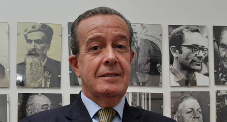 ALEJANDRO OLMOS GAONA: "EL FONDO QUIERE AJUSTE"